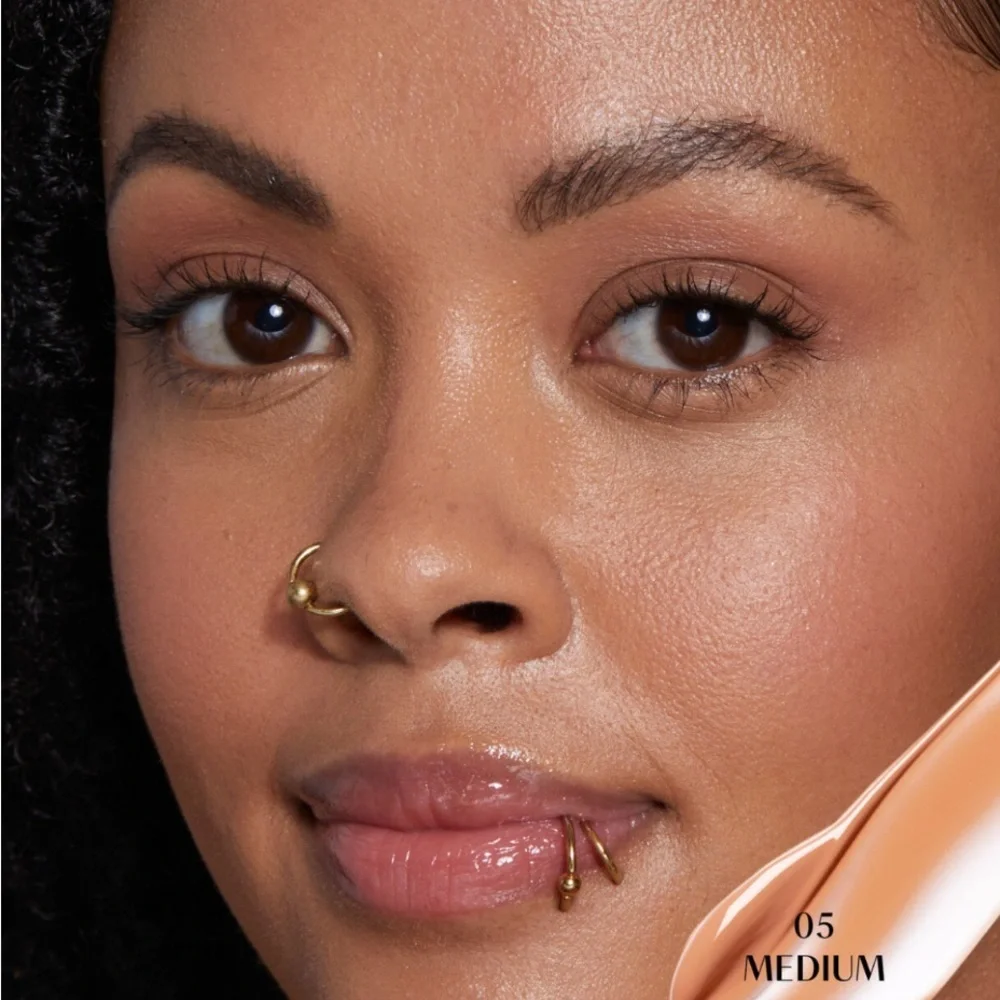Glow Wish Bright Light Hydrating Sheer Vegan Concealer 05 Medium 0.35oz NWOB